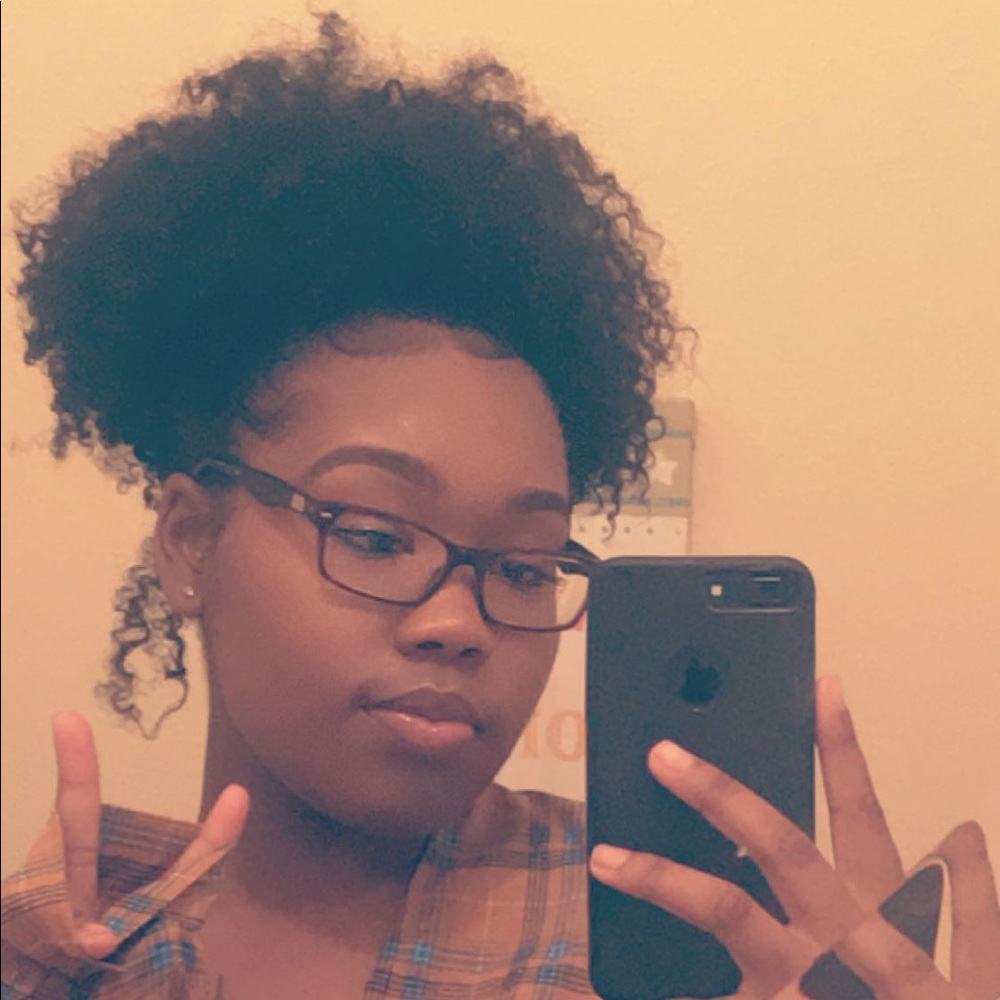 Meet your Posher, Amenah